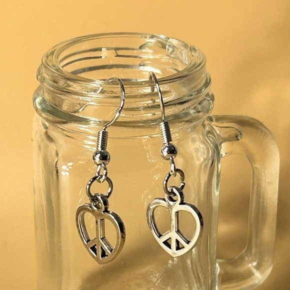 Peace ☮️ Earrings - Picture 1 of 1